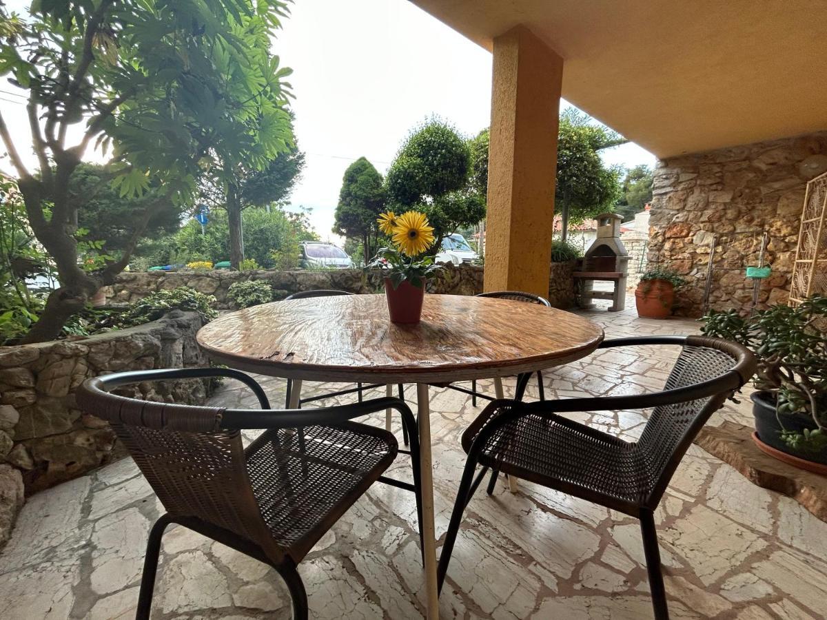 Peaceful Apartment With Patio Rovinj Kültér fotó